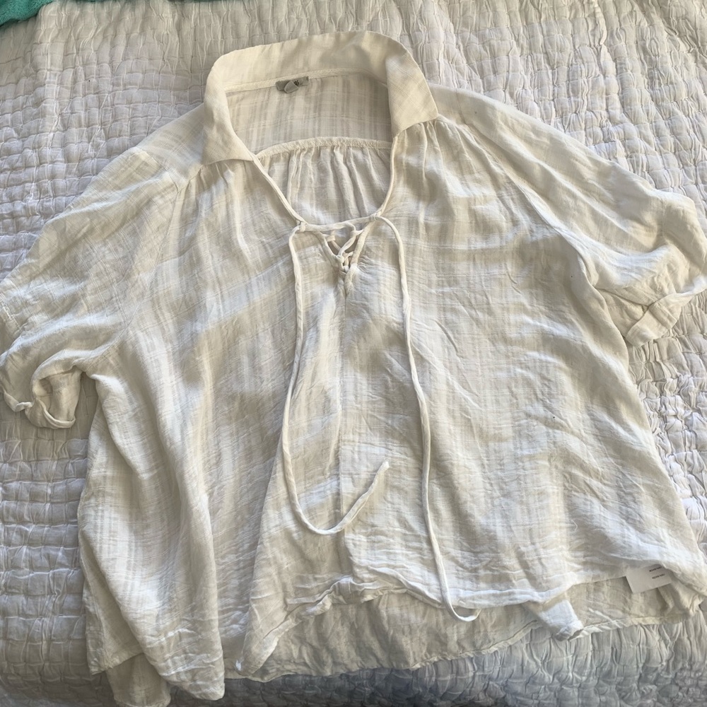 Beachy white top